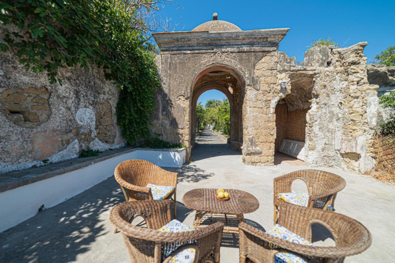La Poetica In Villa Eldorado Procida Exteriér fotografie